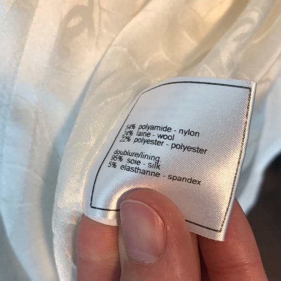 🔥sold🔥Authentic Chanel white sequin blazer-size 38 (med)* - Picture 13 of 16